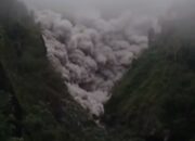 Gunung Semeru Meletus Dahsyat, Awan Panas Meluncur hingga 5,5 Kilometer