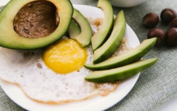 Alpukat campur telur