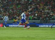 Bojan Hodak Puji Federico Barba: ‘Pemimpin Tenang yang Buat Pertahanan Persib Makin Tangguh!’