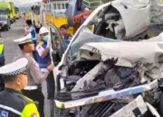 Minibus Tabrak Truk di Tol Malang–Pandaan, Dua Penumpang Tewas dan Sejumlah Orang Luka-luka