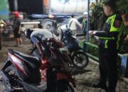 KECELAKAAN MAUT! Tabrakan Dua Pengendara Motor di Jalan Nasional Jombang, WNA Tewas dan Dua Pelajar Luka