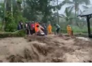 Hujan Deras Picu Banjir Bandang di Lereng Gunung Argopuro Bondowoso, Rumah Warga Rusak