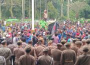 Sopir Angkot Gelar Aksi di Balai Kota, Protes Rencana Pemusnahan