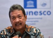 Menteri KKP Pingsan Karena Kecapekan saat Upacara Penyerahan Korban Pesawat Jatuh