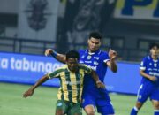 Skor Akhir Persib vs PSBS, Maung Bandung Cetak Gol Telat