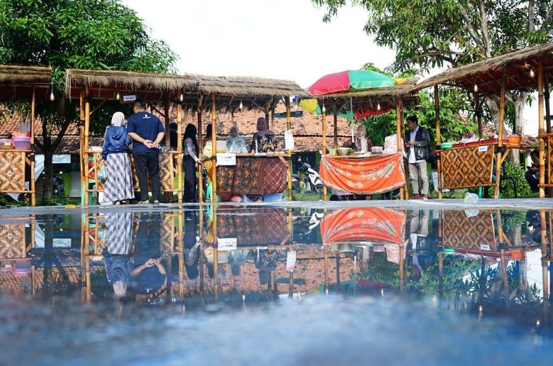 Pasar Kenangan di Desa Ciasembaru Subang.