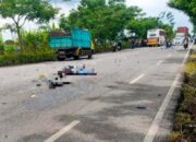 Diduga Menyeberang Mendadak, Warga Bojonegoro Tewas Ditabrak Xpander