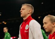 Cedera Lutut Parah, Oleksandr Zinchenko Absen Hingga Akhir Musim Bersama Ajax