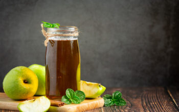 5 Manfaat Cuka Apel untuk Kesehatan yang Jarang Diketahui, Bisa untuk Diet? 3 cuka sari apel