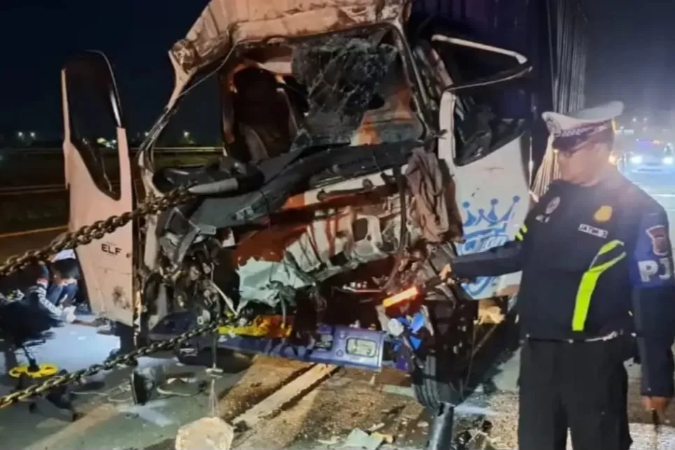 Kecelakaan maut di Tol jombang mojokerto (Istimewa)