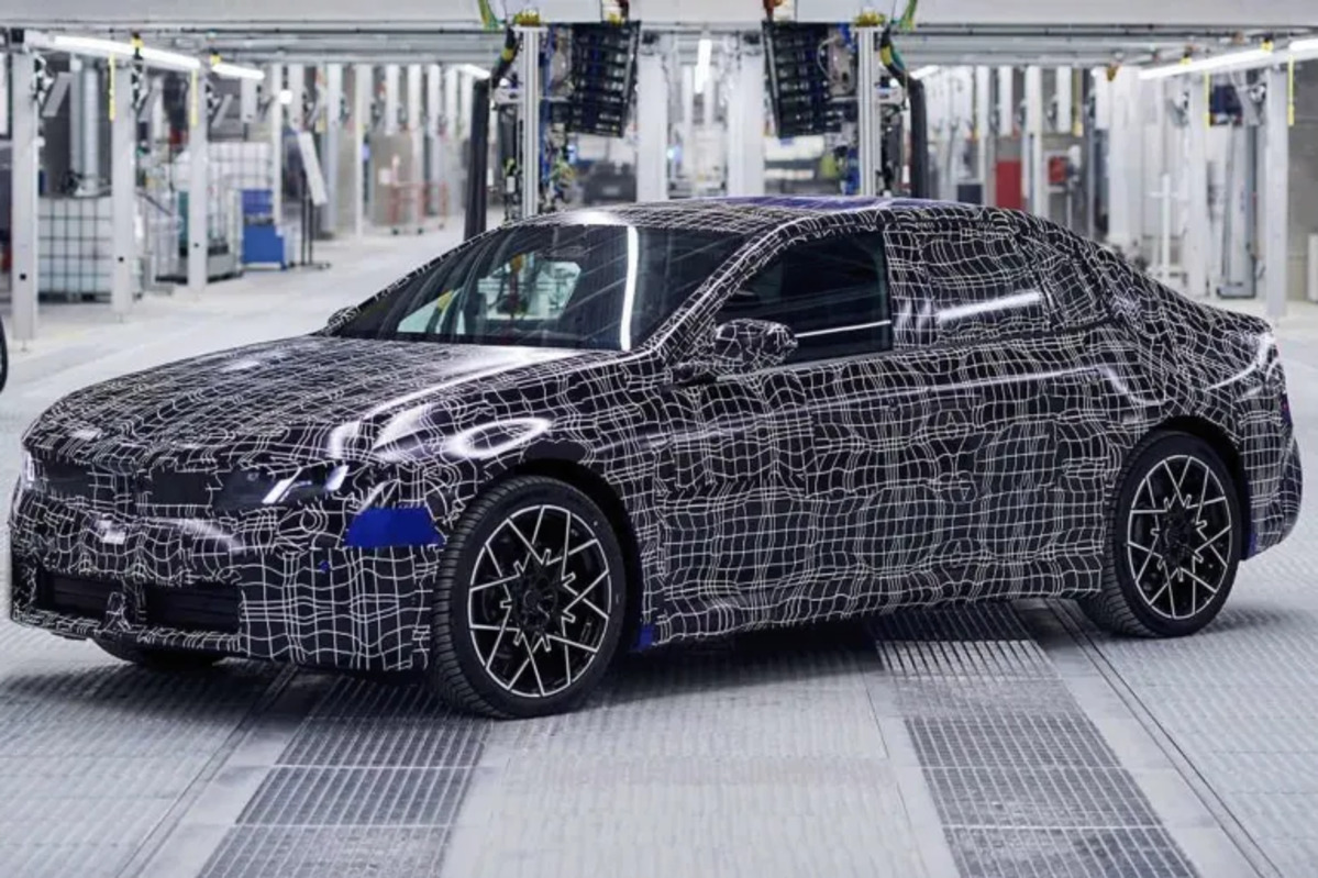BMW i3 sedan listrik terbaru