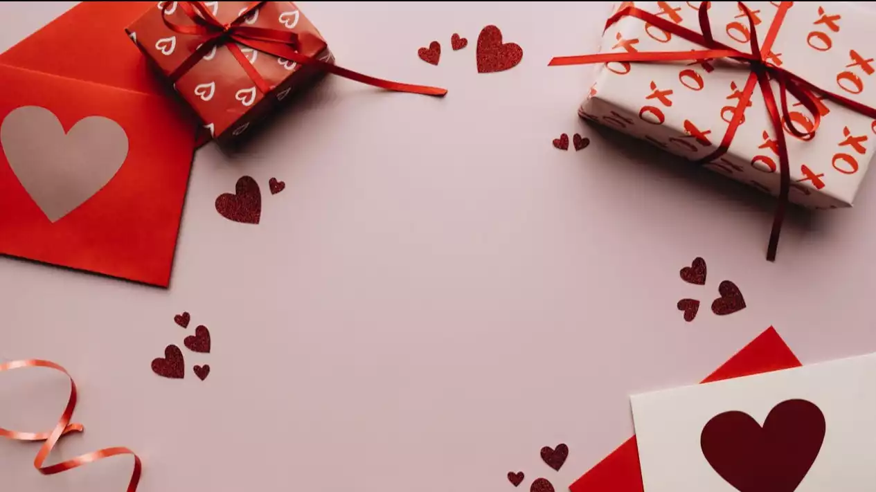 Bukan Cokelat! 6 Ide Kado Valentine 2026