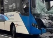 Kecelakaan Adu Banteng Dua Bus Transjakarta di Koridor 13 Cipulir, 23 Penumpang Terluka