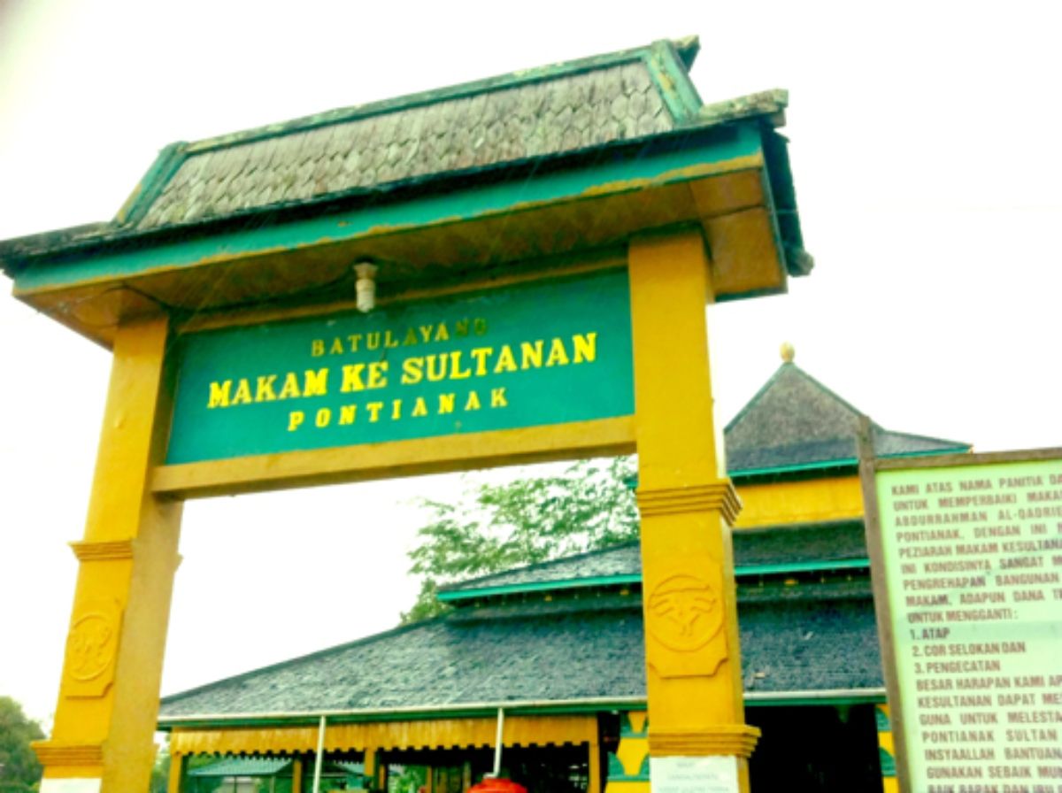Makam Kesultanan Kadariah Pontianak