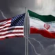 Bendera Iran dan Amerika Serikat. (Dok. The Independent Turkce)