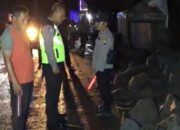 Mengenaskan! Tabrak Material Proyek di Jalan Raya Dlanggu, Ibu Muda Mojokerto Tewas di Lokasi