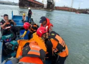 Pekerja Hilang Akibat Insiden Kontainer Tercebur di Perak, Korban Ditemukan Tewas