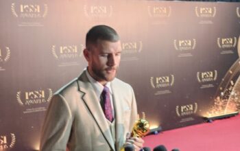 Performa Gemilang Maarten Paes Antar Ajax Menang, Dean James Kembali Tampil di Liga Belanda 4 Maarten Paes