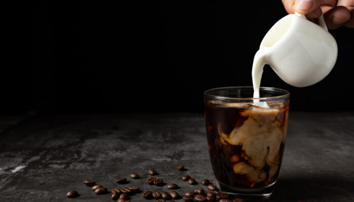 Studi Baru: Kopi Dicampur Susu Bisa Redam Peradangan, Ini Fakta Ilmiahnya