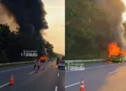 Bus Pariwisata Hangus Terbakar di Tol Cipali, Lalu Lintas Sempat Terganggu