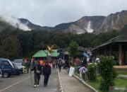 Libur Lebaran, Gunung Papandayan Jadi Favorit Wisatawan dengan Ribuan Pengunjung per Hari