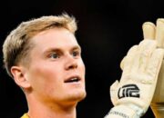 Profil Antonin Kinsky, Kiper Tottenham yang Main 16 Menit lalu Diganti Meski Tak Cidera