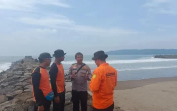 Dua Wisatawan yang Terseret Arus di Pantai Payangan Jember Ditemukan Meninggal Dunia 3 Remaja 14 tahun tenggelam di Pantai Timur Pangandaran.