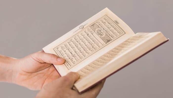 Mimpi Baca Al-Qur’an dengan Suara Merdu? Ibnu Sirin: 7 Pertanda Baik yang Bikin Hati Tenang