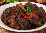 Resep Bebek Madura Bumbu Hitam, Cita Rasa Gurih Pedas dan Kaya Rempah Khas Nusantara