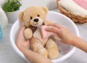 4 Cara Mencuci Boneka Kesayangan agar Tetap Bersih dan Awet