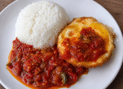 Resep Sambal Bajak Lauk Telur Ceplok dan Nasi Putih Hangat, Pedas Gurih Bikin Nagih