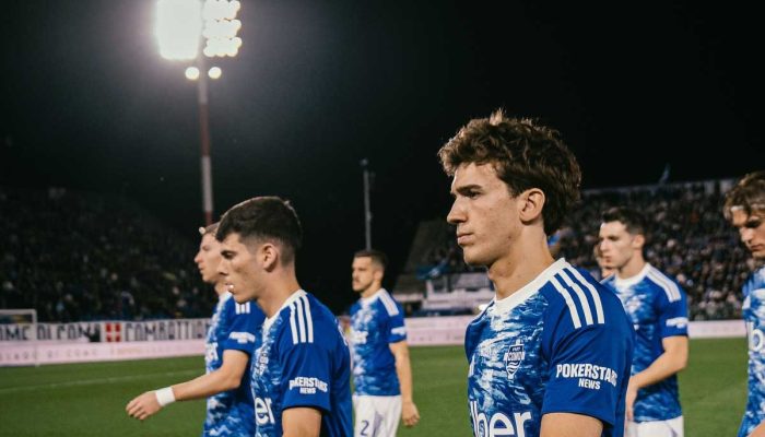 Como Tumbang, Inter Milan Menang Dramatis 3-4 dalam Duel Sengit Serie A