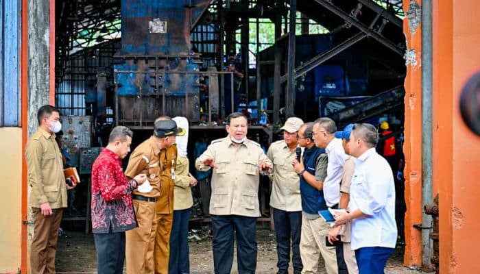 Tinjau TPST di Banyumas, Prabowo Tegaskan Pengelolaan Sampah Jadi Prioritas Nasional