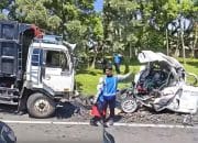 Kecelakaan Mengerikan Tol Waru-Sidoarjo Pikap Hancur Pengemudi Truk Luka Ringan