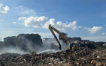 Kebakaran tumpukan sampah