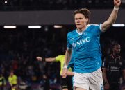 Napoli Gulung Cremonese 4-0, Menjauh dari AC Milan