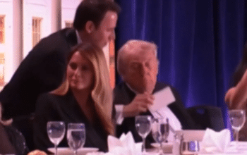 Donald Trump dievakuasi dari acara di Washington