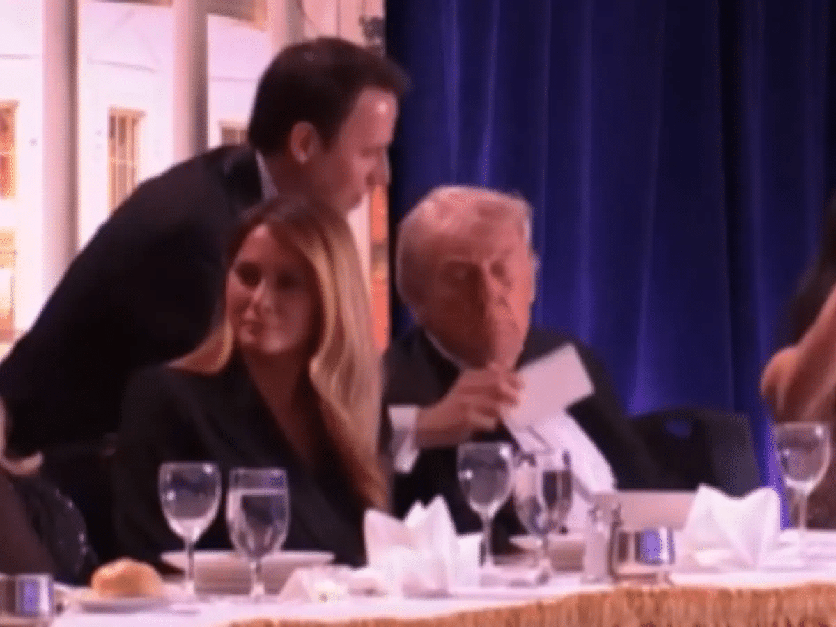 Donald Trump dievakuasi dari acara di Washington