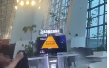 Atap Bandara Soetta jebol