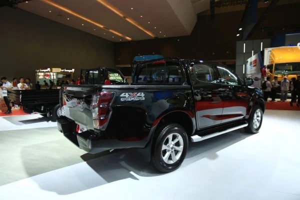 Isuzu D-Max Rodeo 2026 Meluncur
