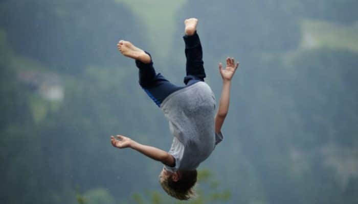 Mimpi Jatuh dari Tempat Tinggi? 11 Arti Tersembunyi Menurut Ibnu Sirin 2026, Nomor 6 Bikin Merinding!