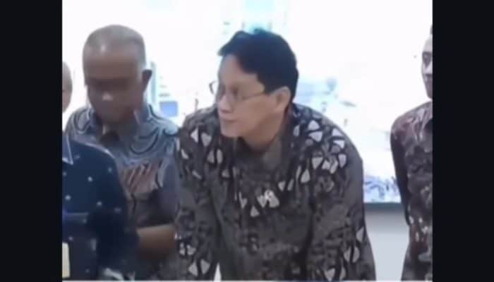 VIRAL! Menteri Purbaya Tahan Sakit Pinggang Parah Saat Tugas, Netizen: “Jaga Kesehatan, Pak!”
