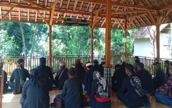 Prosesi Ngaruhan Panji Sumedang