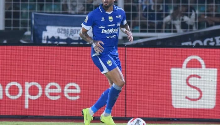 Remontada Gila di Lampung! Persib Balik Keadaan dari 0-2 Jadi 4-2, Puncak Klasemen Kembali Direbut