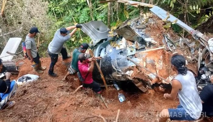 Olah TKP Kecelakaan Helikopter PK-CFX di Sekadau, KNKT Amankan Komponen Penting Mesin dan Kokpit!