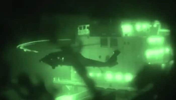 CENTCOM Rilis Video Dramatis AS Tembak & Rebut Kapal Kargo Iran M/V Touska di Laut Oman