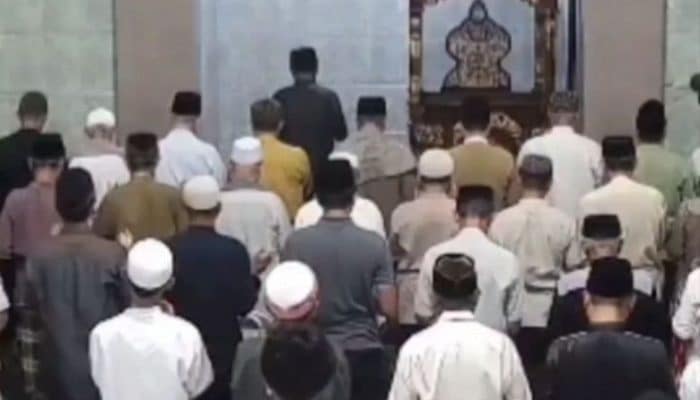 Imam Masjid di Depok Meninggal Saat Memimpin Salat Subuh, Jemaah Syok dan Panik di Rakaat Kedua