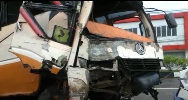 kecelakaan bus ilus