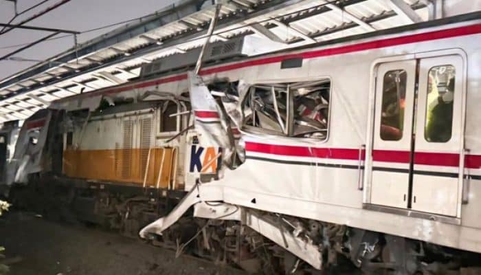 Kabar Terkini! Tiga RS di Bekasi Tangani Korban Tabrakan Kereta, Evakuasi Masih Dramatis