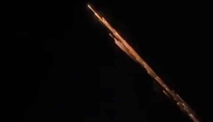 Viral di Medsos, Cahaya Panjang di Langit Malang Ternyata Sampah Antariksa